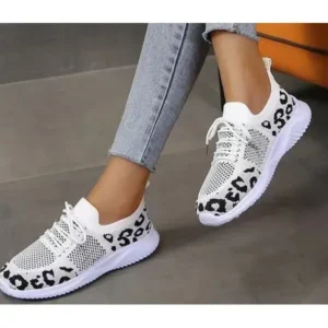 Whataoffers Women Fashion Plus Size Spotted Mesh Breathable Round Toe Sneakers