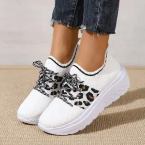 Whataoffers Women Fashion Round Toe Platform Round Toe Flat Front Lace Up Sneakers